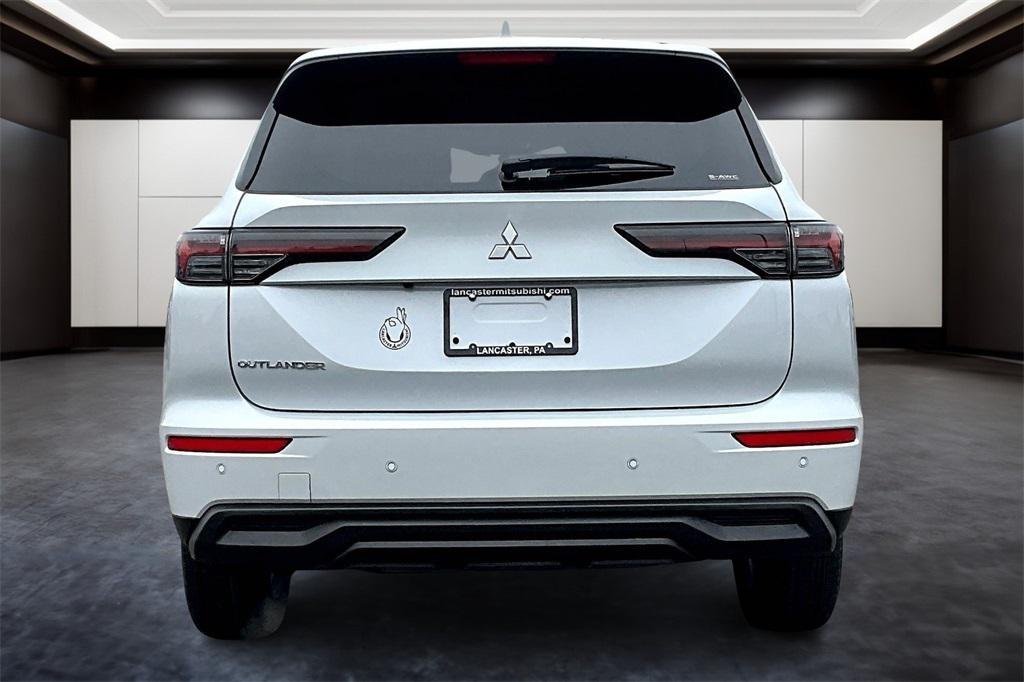 new 2025 Mitsubishi Outlander car