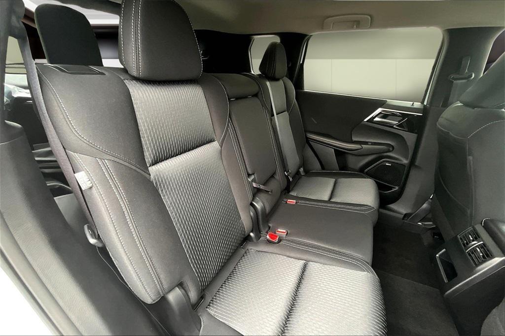 new 2025 Mitsubishi Outlander car