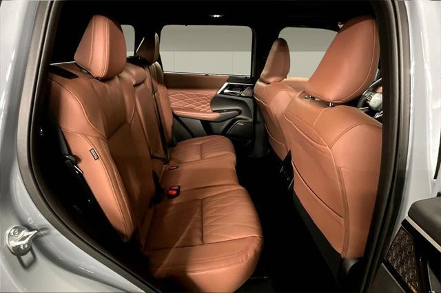 new 2025 Mitsubishi Outlander car, priced at $43,559