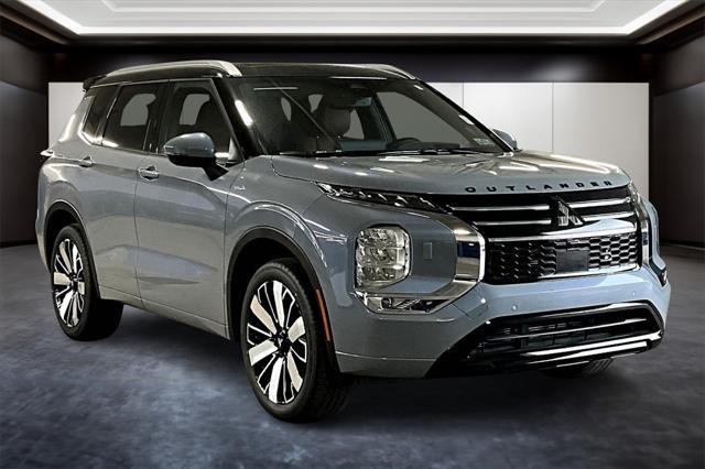new 2025 Mitsubishi Outlander car, priced at $42,223