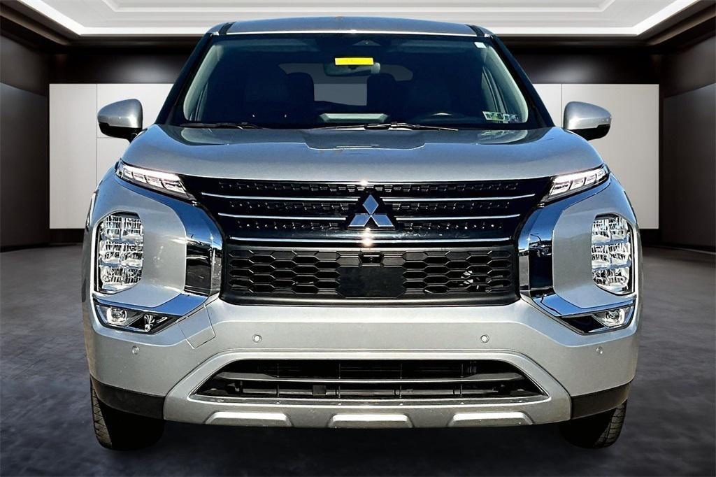 used 2023 Mitsubishi Outlander car, priced at $23,498