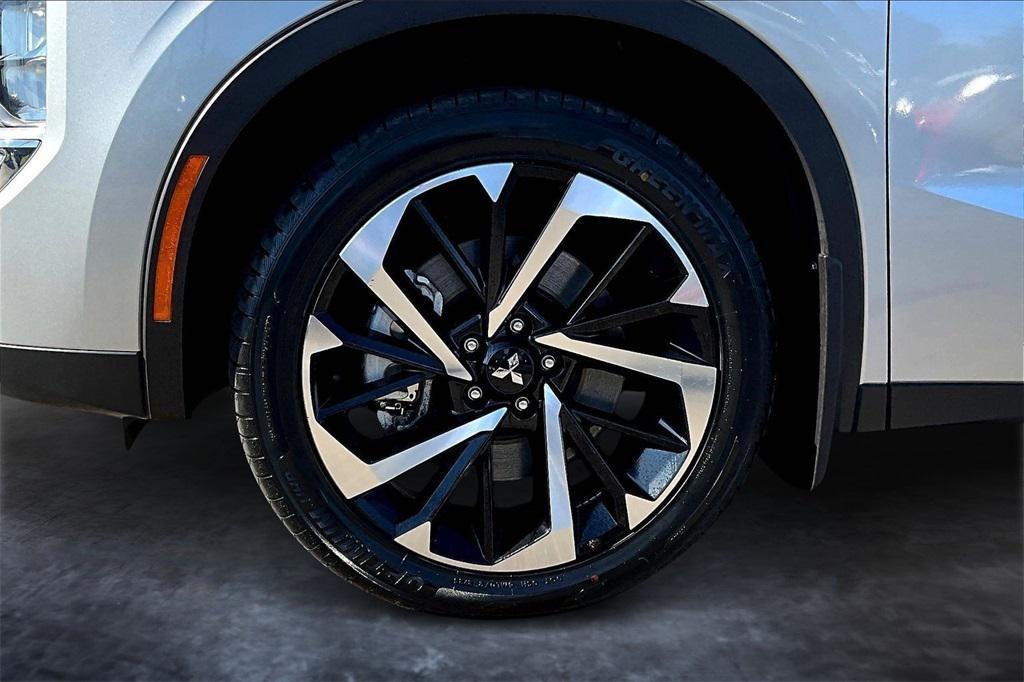 used 2023 Mitsubishi Outlander car, priced at $23,498