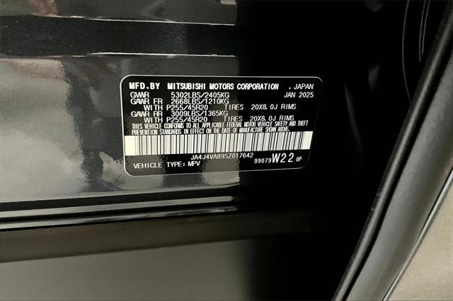 new 2025 Mitsubishi Outlander car