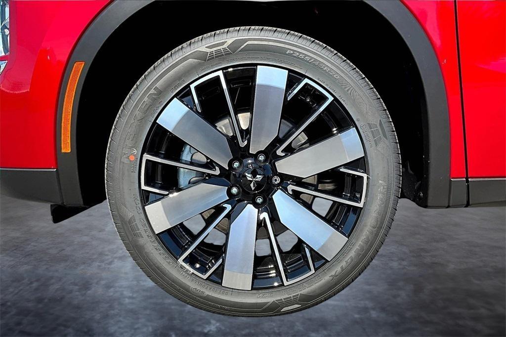 new 2025 Mitsubishi Outlander car, priced at $36,960
