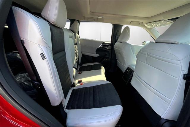 new 2025 Mitsubishi Outlander car, priced at $37,977