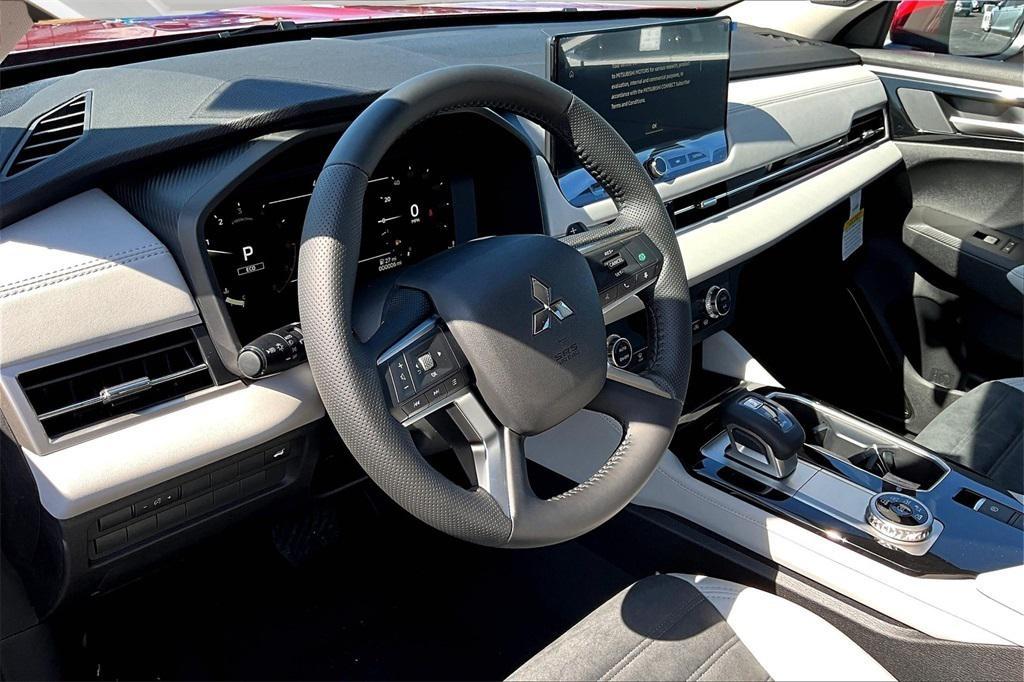 new 2025 Mitsubishi Outlander car, priced at $36,960