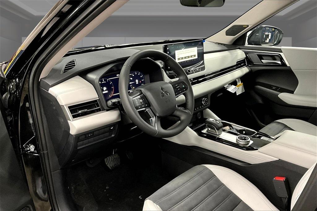 new 2025 Mitsubishi Outlander car, priced at $36,965