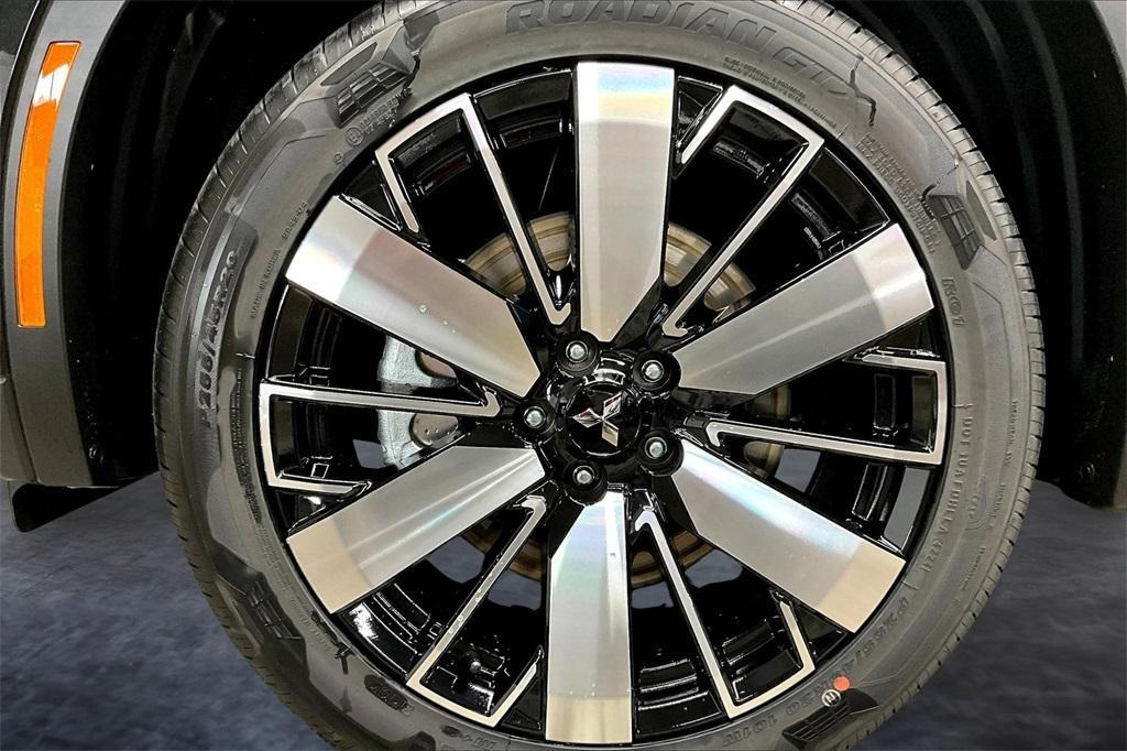 new 2025 Mitsubishi Outlander car, priced at $36,965