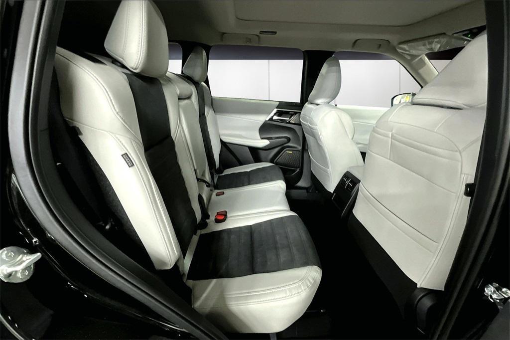 new 2025 Mitsubishi Outlander car, priced at $36,950