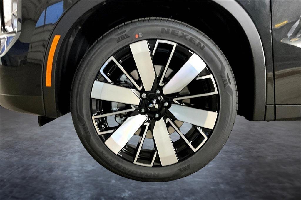 new 2025 Mitsubishi Outlander car, priced at $36,950