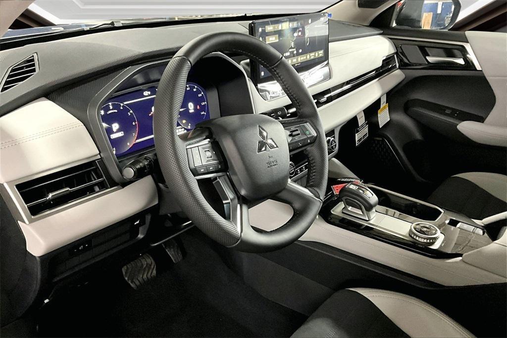 new 2025 Mitsubishi Outlander car, priced at $36,950