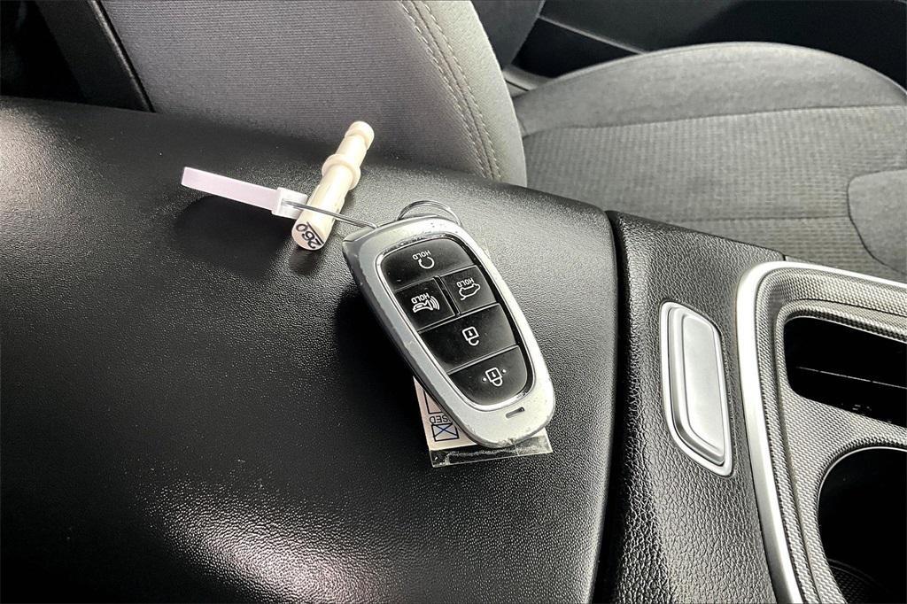 used 2023 Hyundai Santa Fe car, priced at $18,978