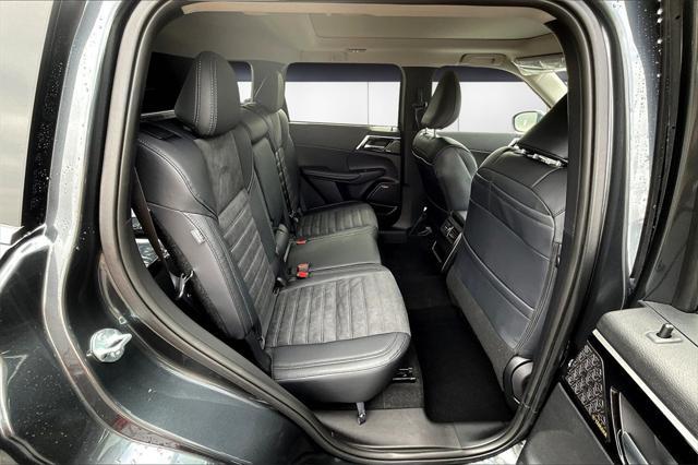new 2025 Mitsubishi Outlander car, priced at $38,593