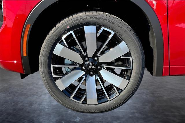 new 2025 Mitsubishi Outlander car, priced at $43,737