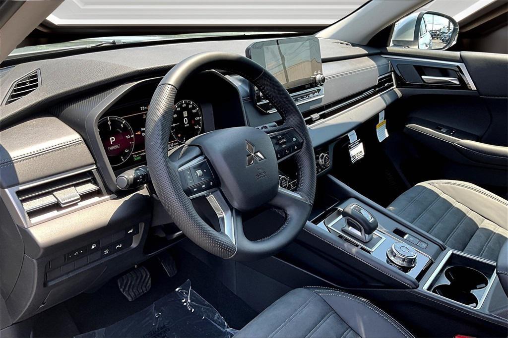 new 2025 Mitsubishi Outlander PHEV car, priced at $45,885