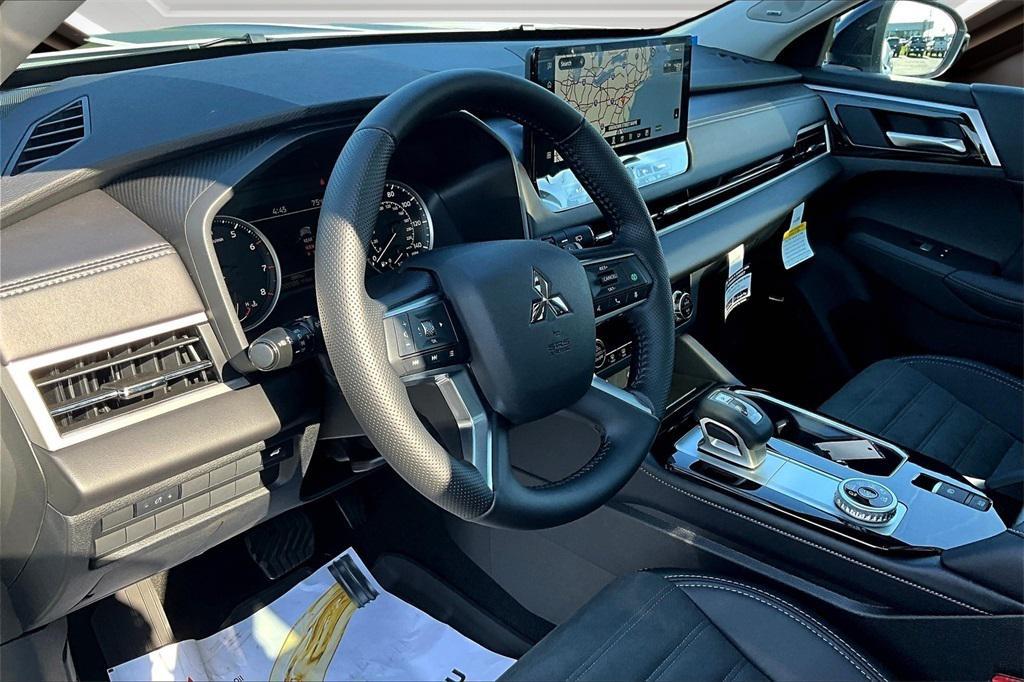 new 2025 Mitsubishi Outlander car, priced at $44,260