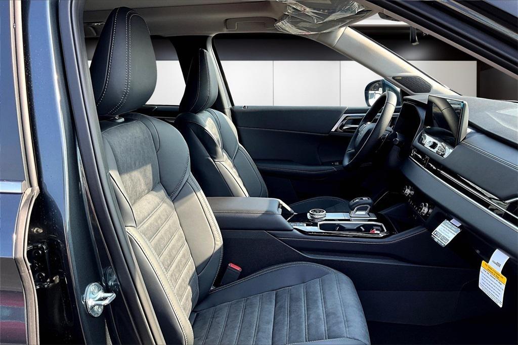 new 2025 Mitsubishi Outlander car, priced at $36,530