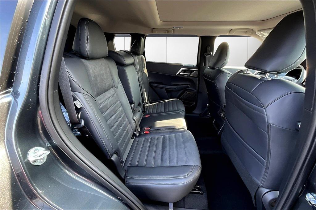 new 2025 Mitsubishi Outlander car, priced at $36,530