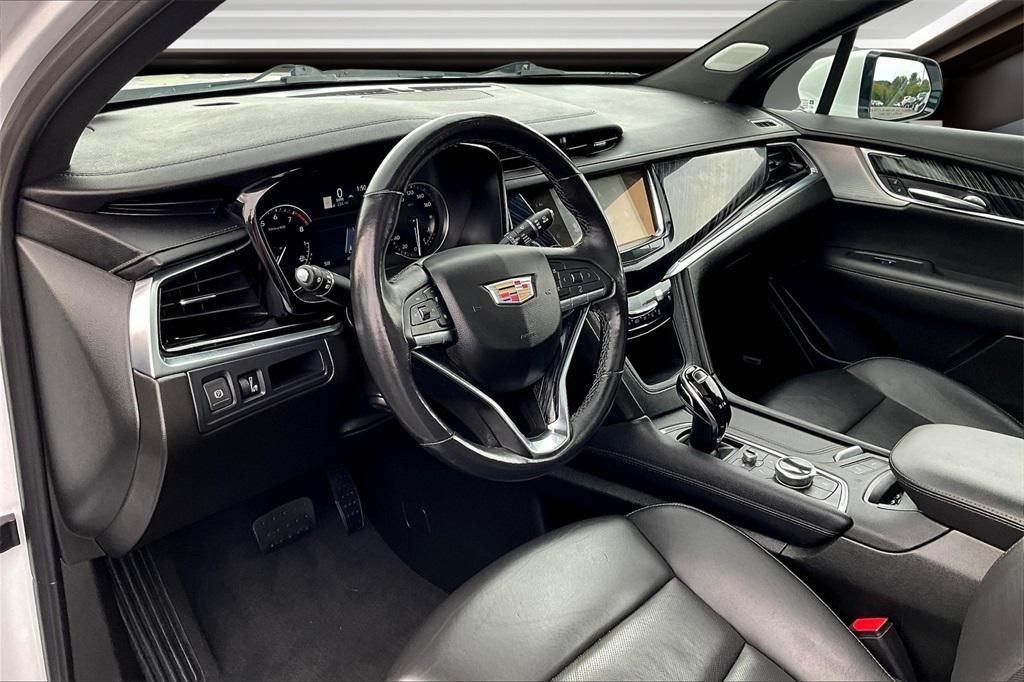 used 2024 Cadillac XT6 car, priced at $37,814