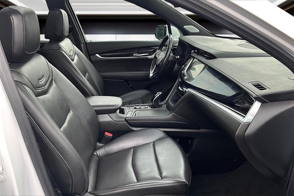 used 2024 Cadillac XT6 car, priced at $37,814