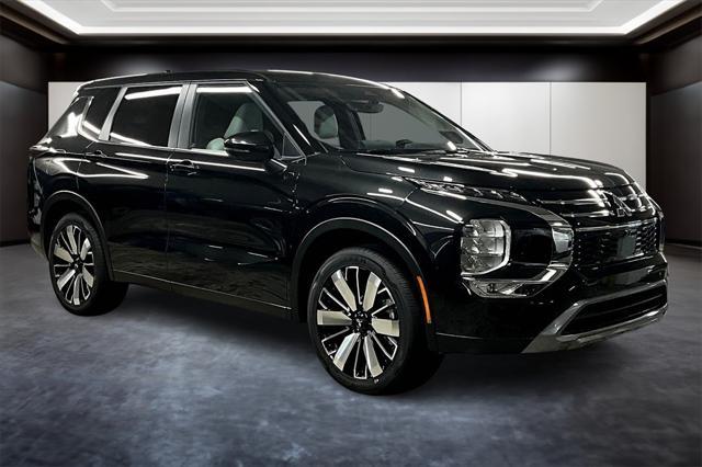 new 2025 Mitsubishi Outlander car, priced at $37,981