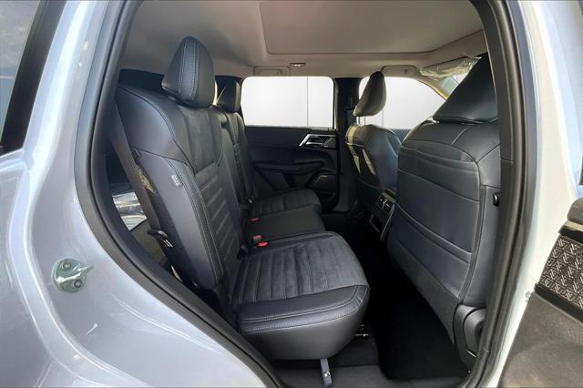 new 2025 Mitsubishi Outlander car, priced at $39,123