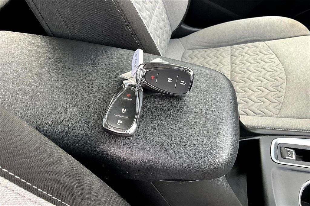 used 2022 Chevrolet Equinox car, priced at $19,070