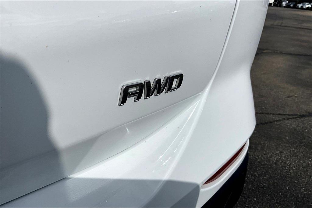 used 2022 Chevrolet Equinox car, priced at $19,070