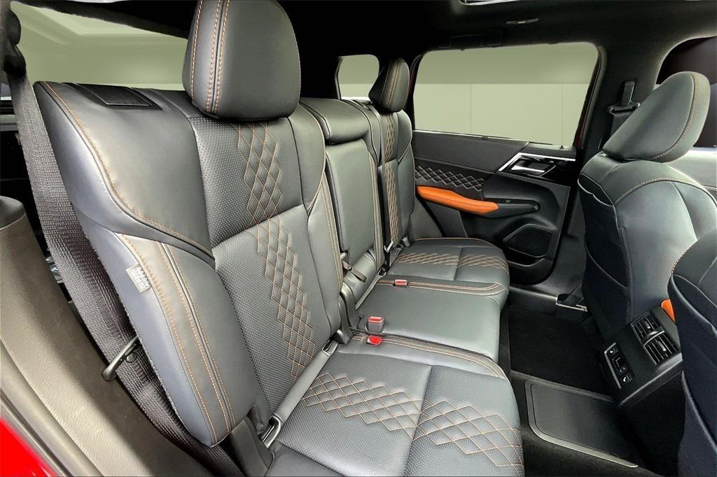 new 2025 Mitsubishi Outlander PHEV car