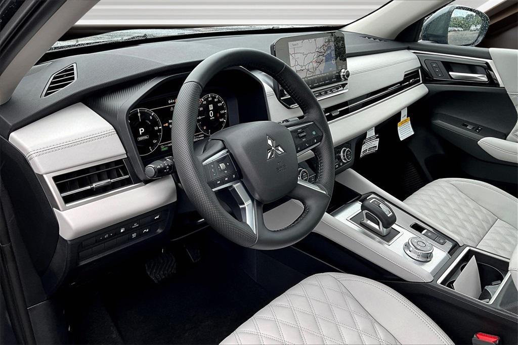 new 2025 Mitsubishi Outlander PHEV car