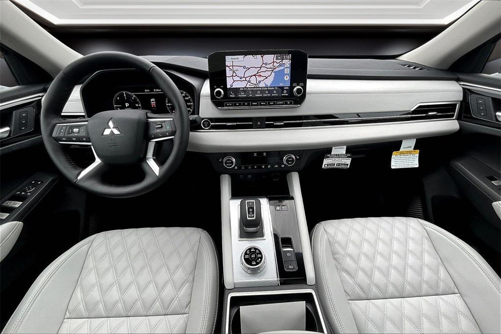 new 2025 Mitsubishi Outlander PHEV car