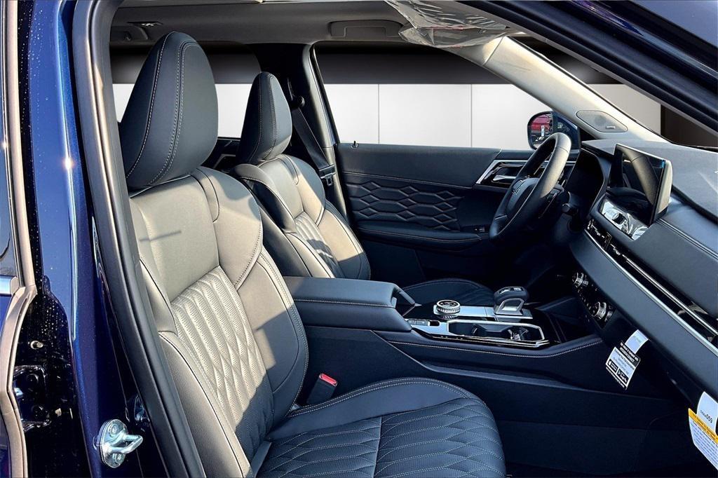 new 2025 Mitsubishi Outlander car, priced at $41,680