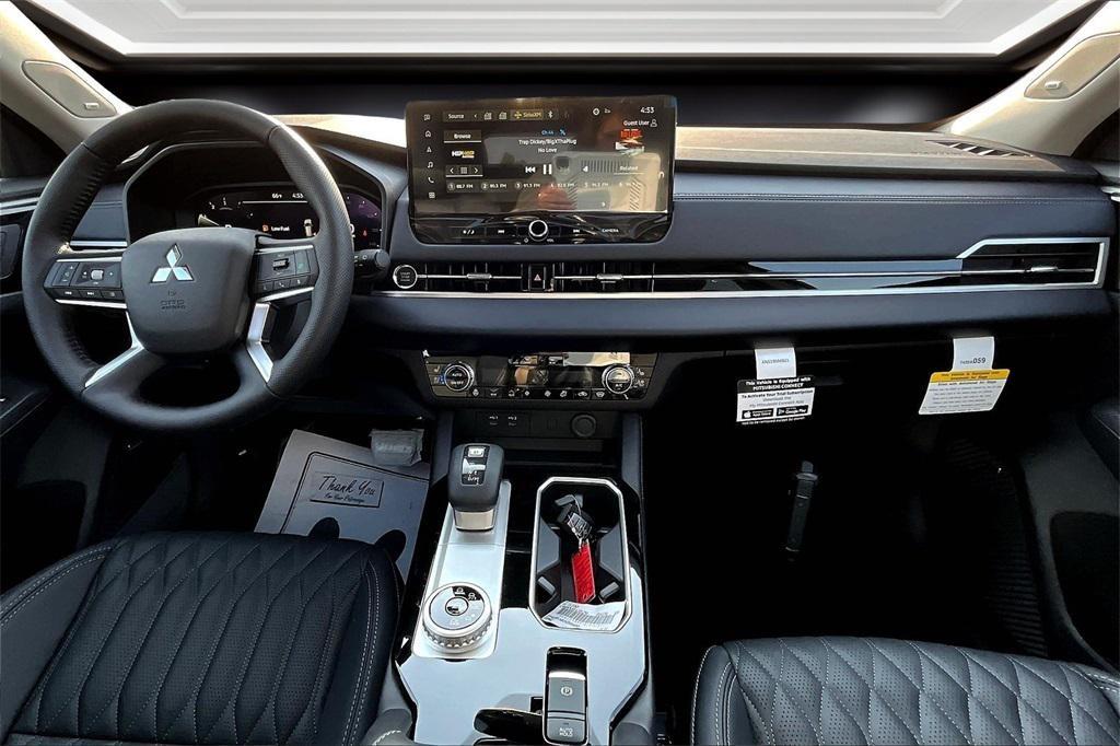 new 2025 Mitsubishi Outlander car, priced at $41,680