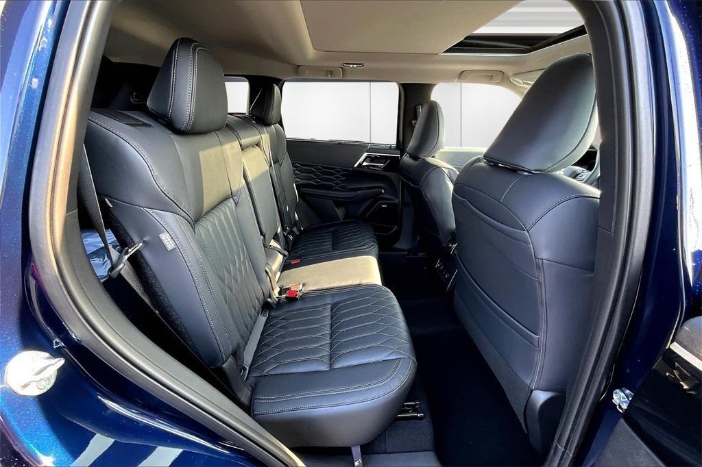 new 2025 Mitsubishi Outlander car, priced at $41,680