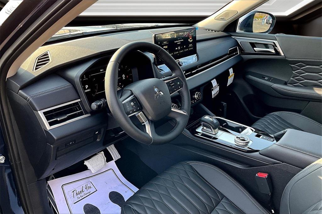 new 2025 Mitsubishi Outlander car, priced at $41,680