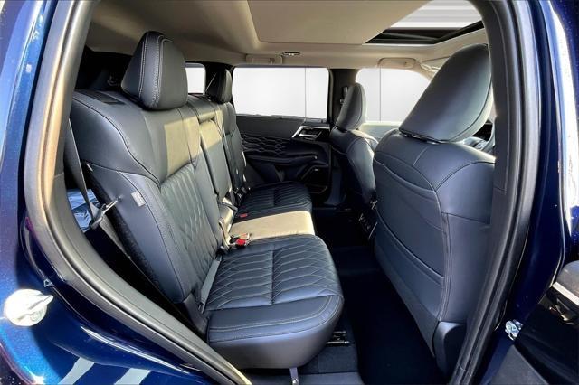 new 2025 Mitsubishi Outlander car, priced at $38,440