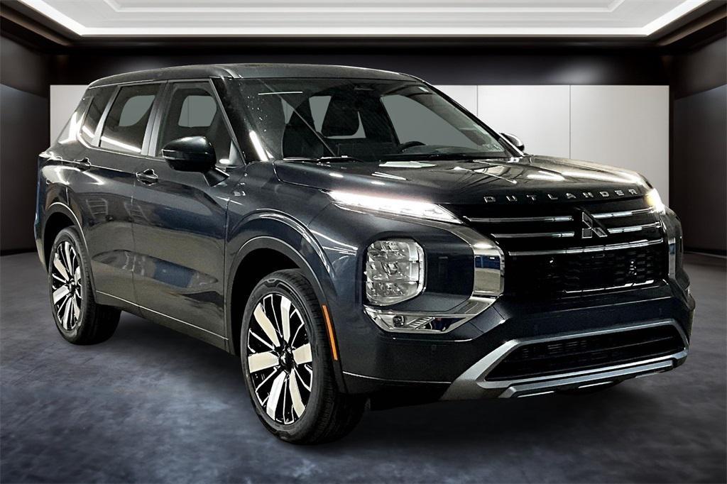 new 2025 Mitsubishi Outlander car, priced at $36,370