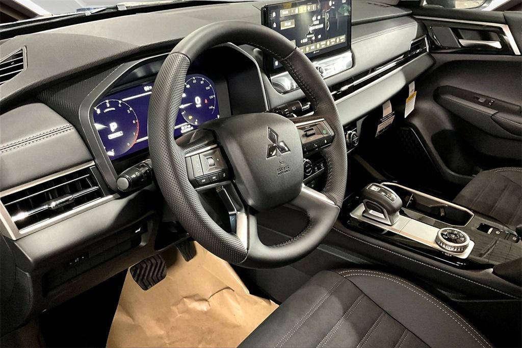 new 2025 Mitsubishi Outlander car, priced at $36,370