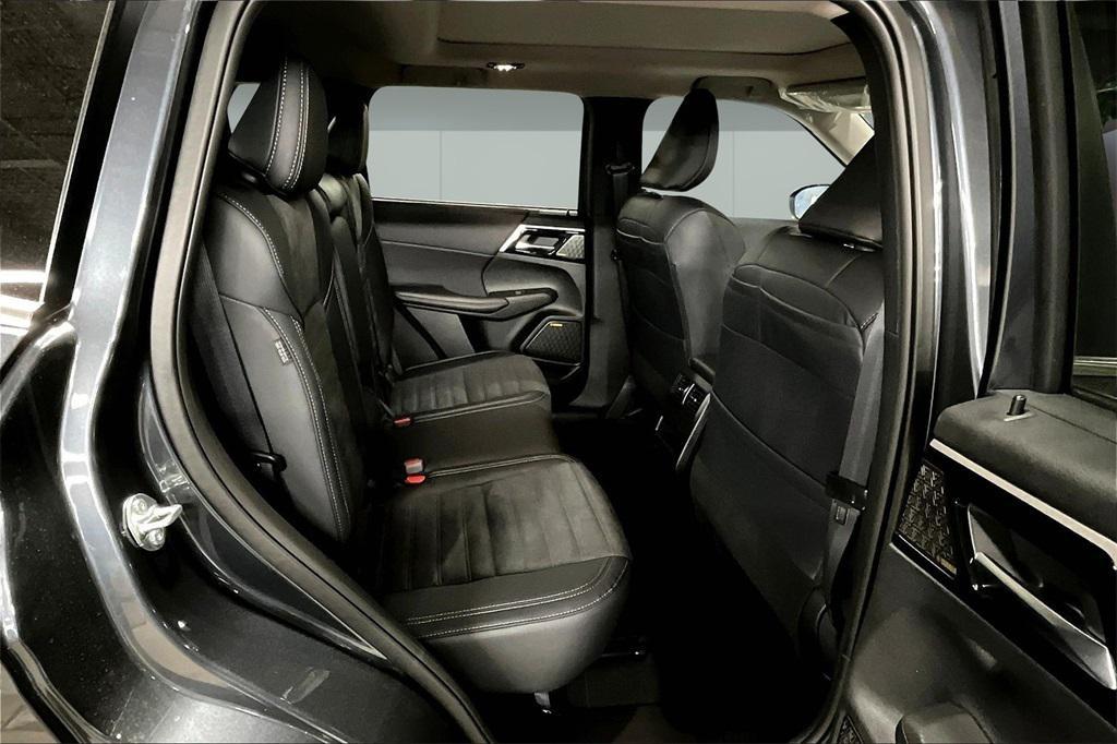 new 2025 Mitsubishi Outlander car, priced at $36,370