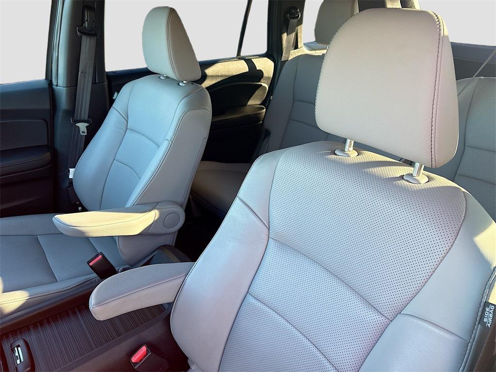 used 2023 Honda Passport car, priced at $27,100