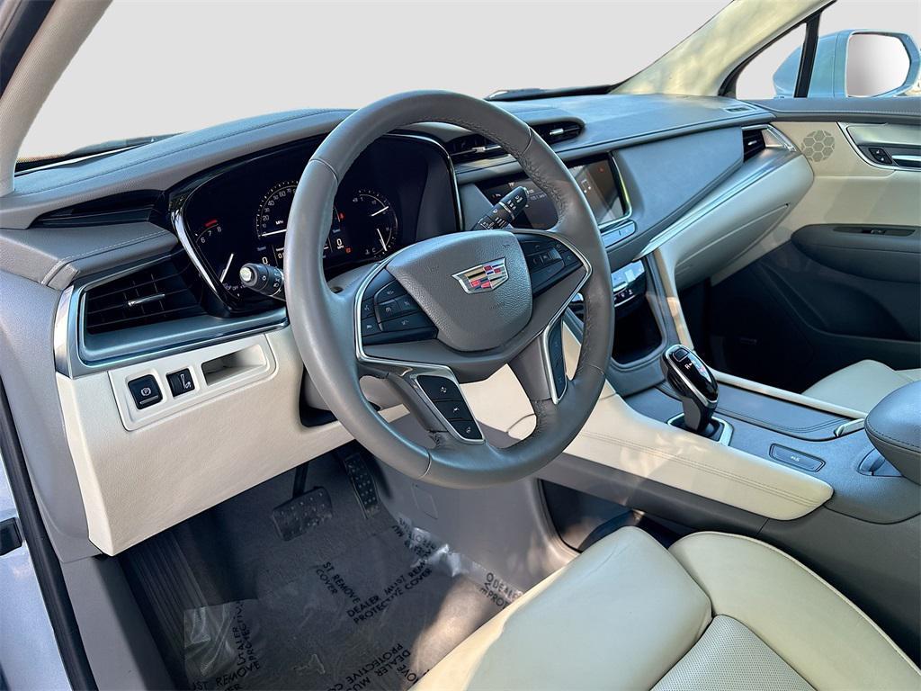 used 2017 Cadillac XT5 car, priced at $16,100