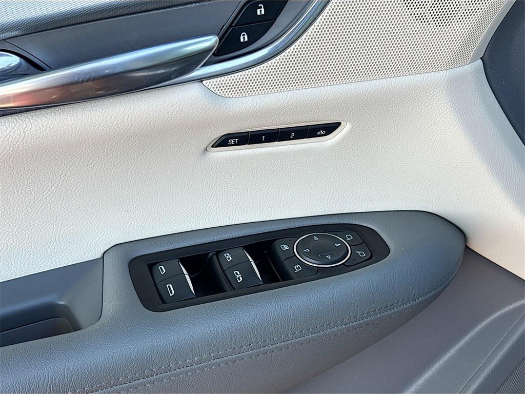 used 2017 Cadillac XT5 car, priced at $16,100