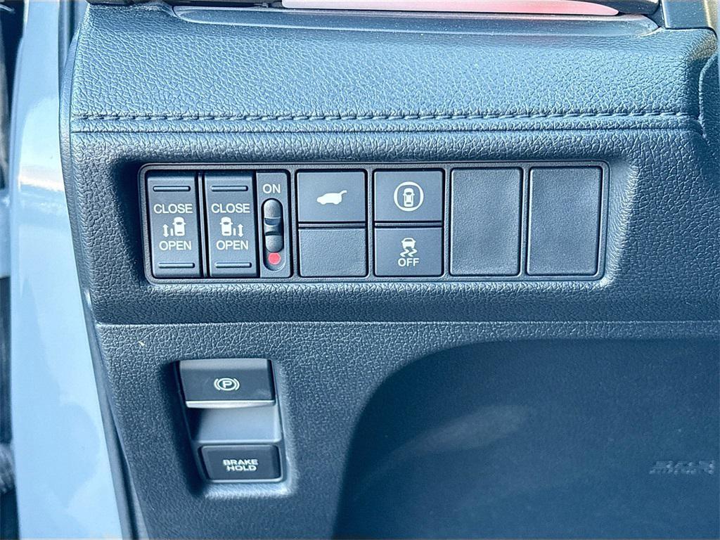 used 2024 Honda Odyssey car, priced at $35,000