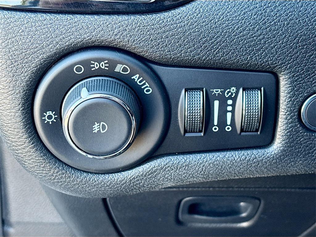 used 2022 Jeep Cherokee car, priced at $22,600