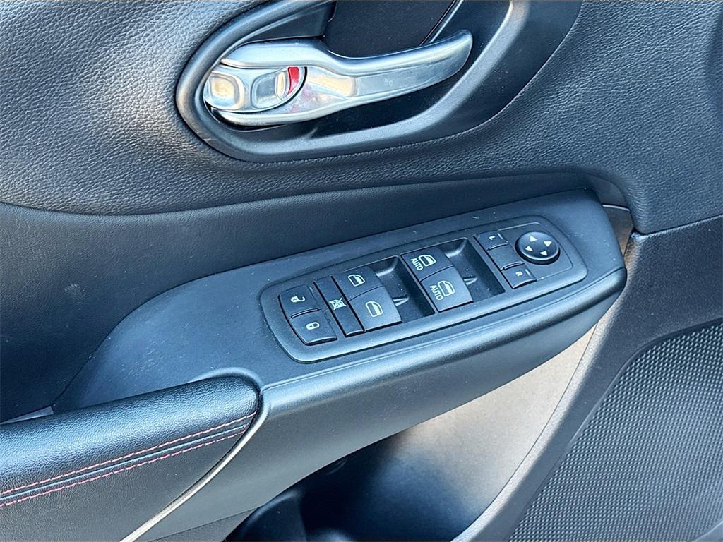 used 2022 Jeep Cherokee car, priced at $22,600