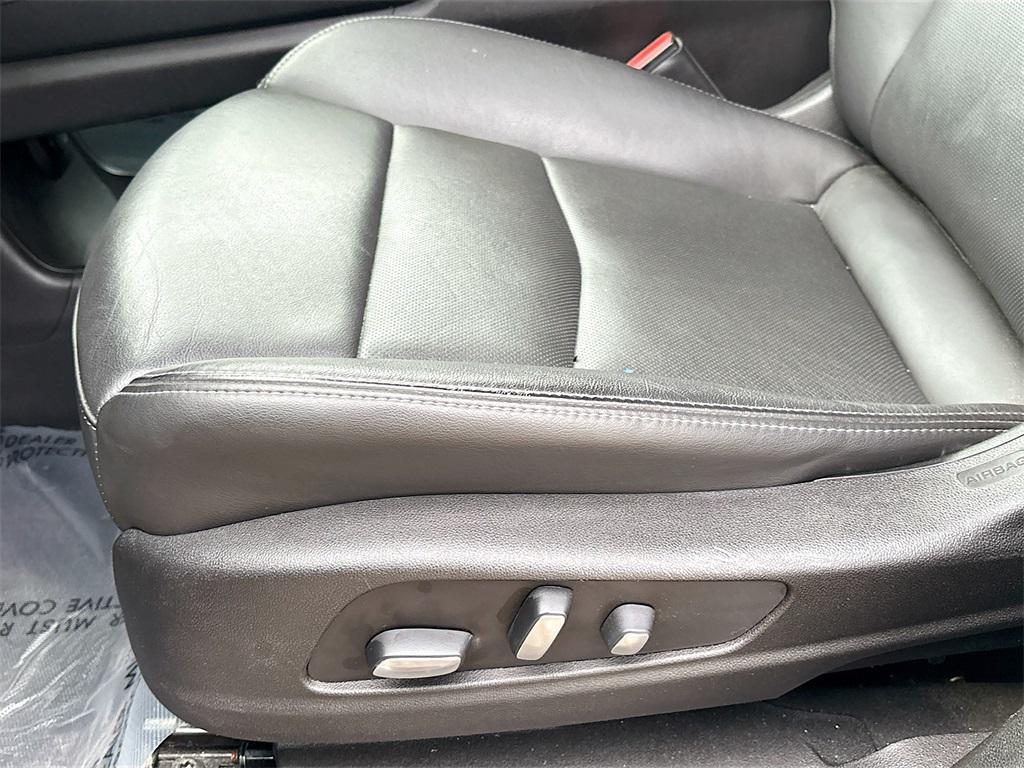 used 2021 Cadillac XT6 car, priced at $31,200