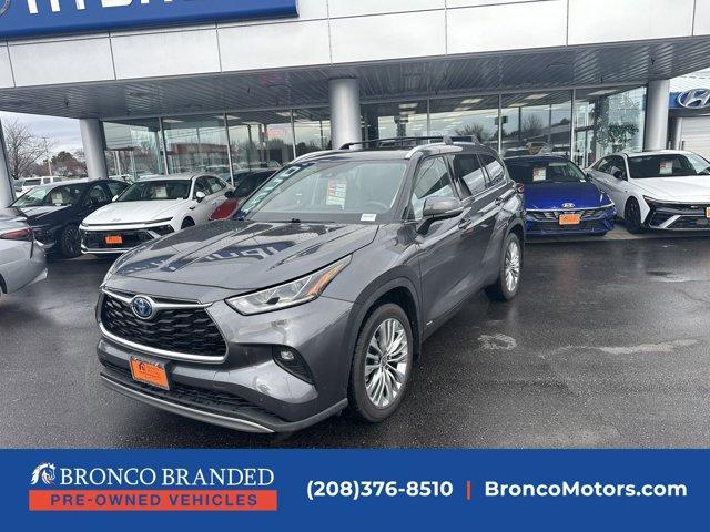 used 2022 Toyota Highlander car, priced at $41,588