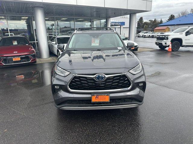 used 2022 Toyota Highlander car, priced at $41,588