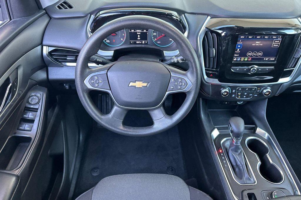 used 2021 Chevrolet Traverse car, priced at $21,567