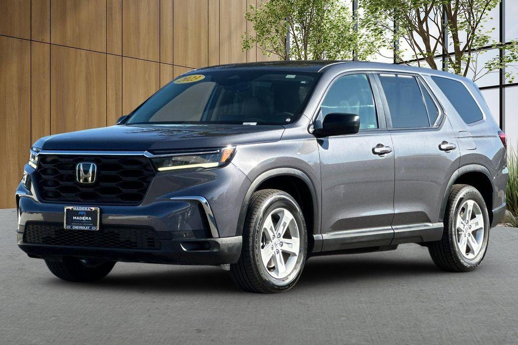 used 2023 Honda Pilot car, priced at $27,795